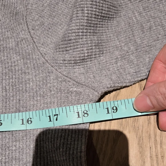 Tna | Waffle West Longsleeve Cropped Top In Gray, Size M - Picture 4 of 9